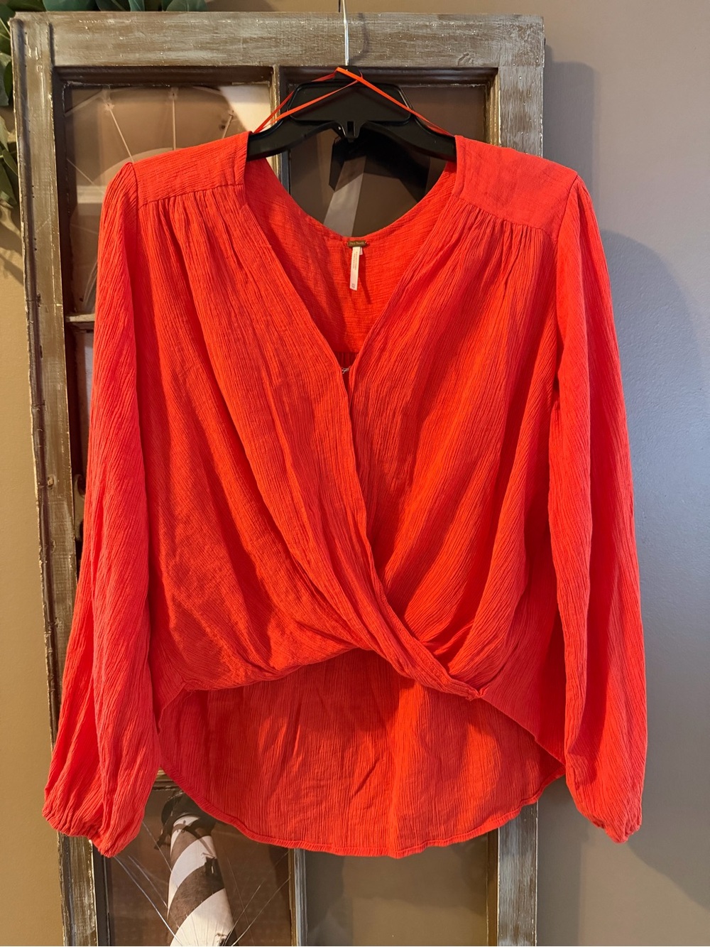 Free People Coral Gauze Twist Front too Boho Long Sleeve XS excellent pre-owned
